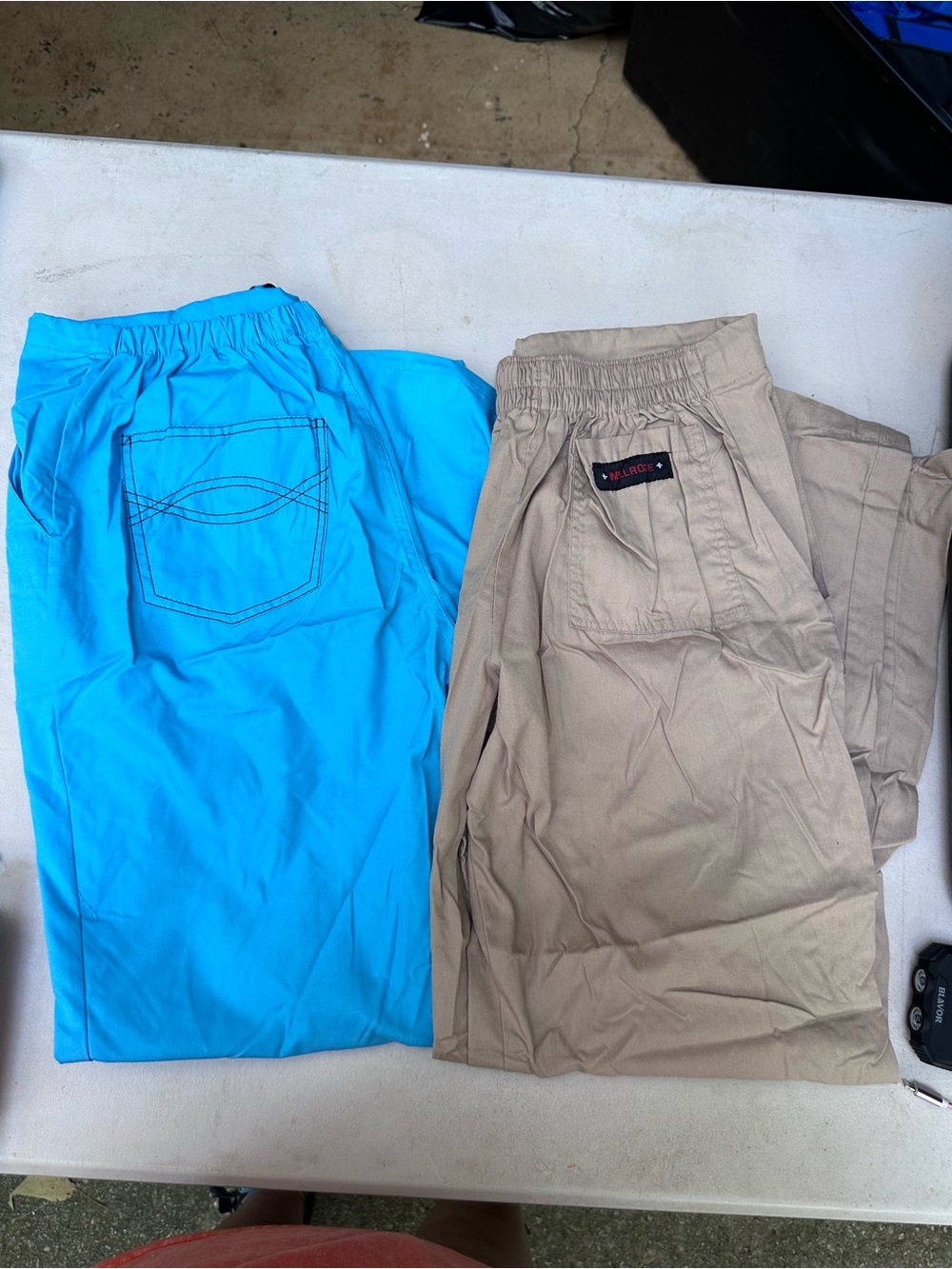 Women’s M scrub pants- 2 pairs